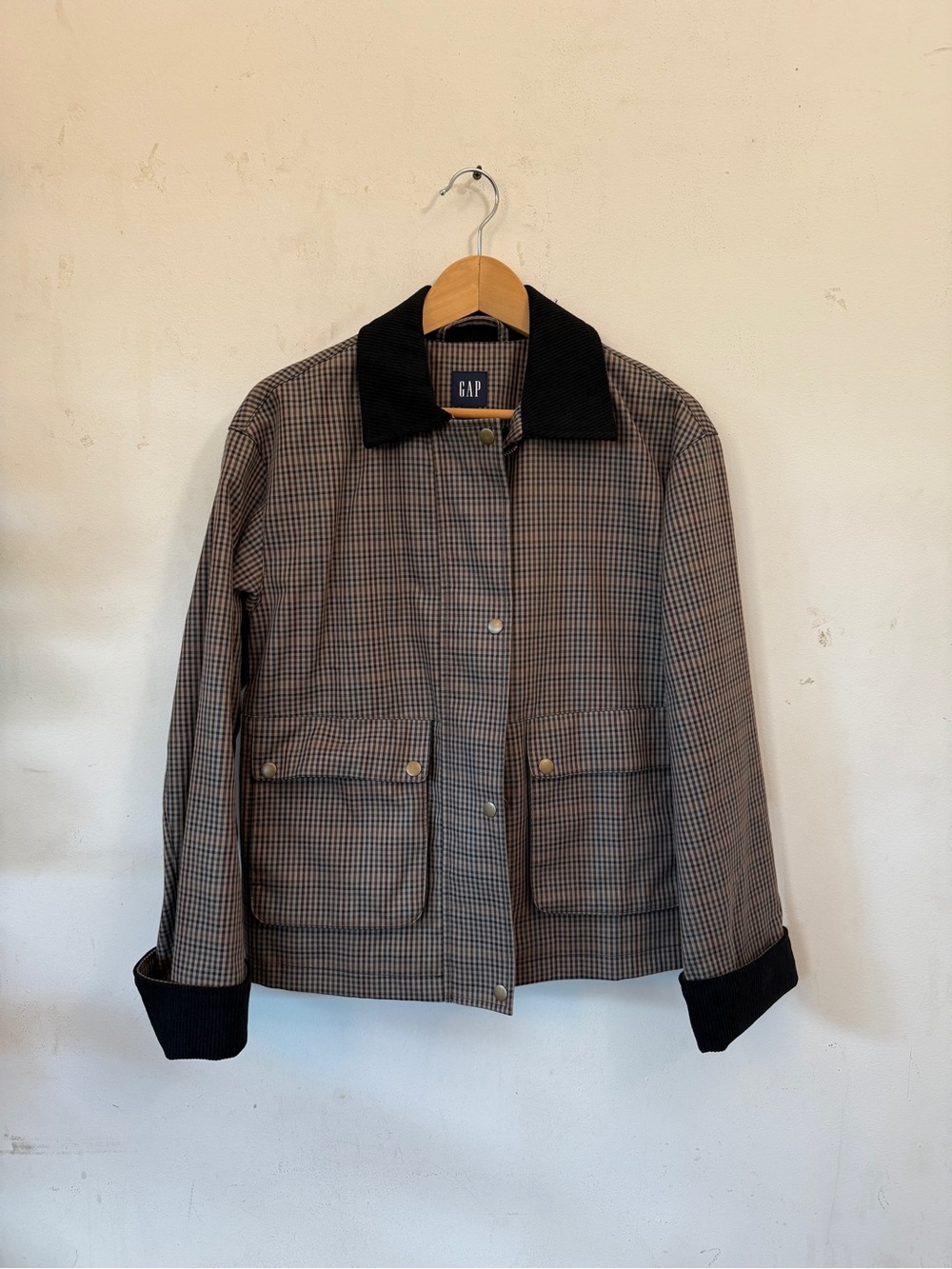 NWOT GAP Women's Brown Plaid Barn Jacket with Black Corduroy Collar XS